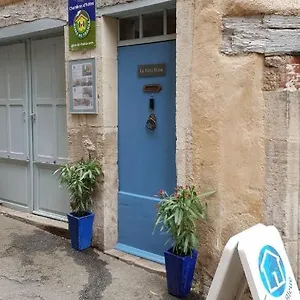 La Porte Bleue Bed & Breakfast